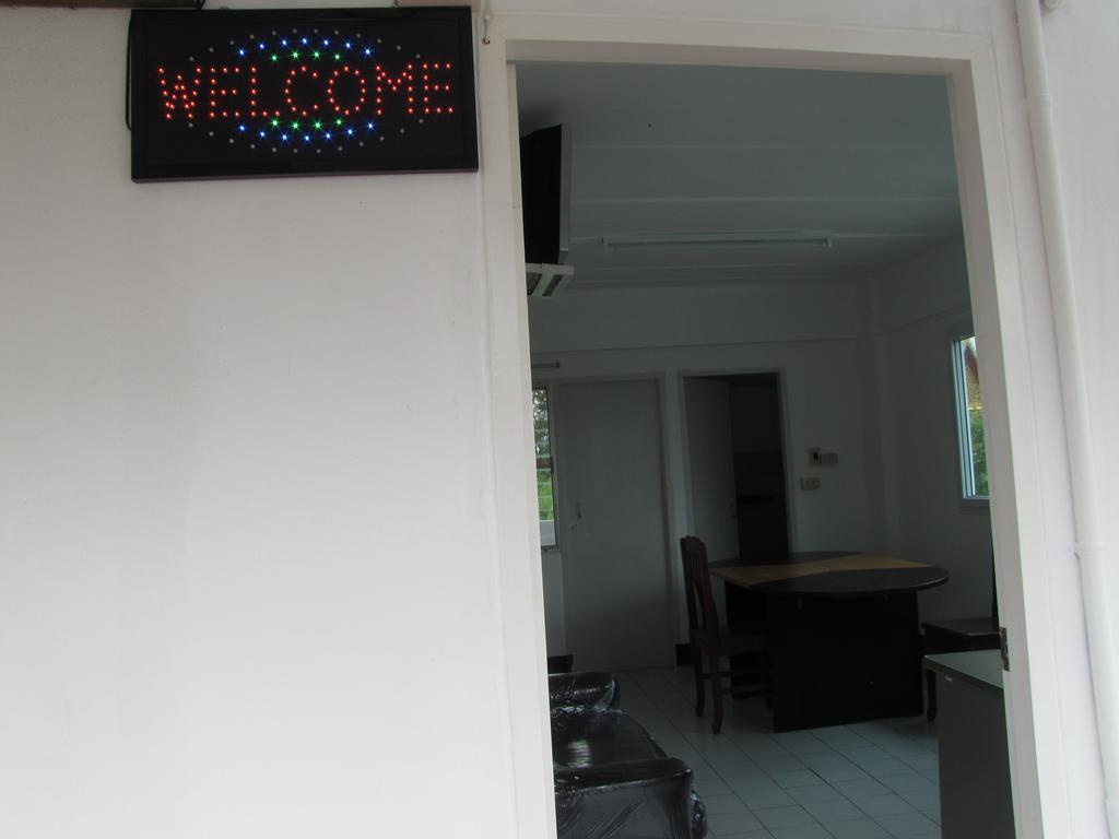 Nr Guesthouse Bangkok Buitenkant foto